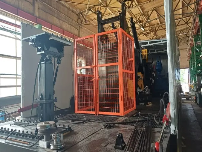 Позиционер и портал опытного образца буровой установки в цехе